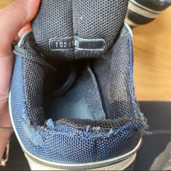 Authentic Chanel sneakers - Picture 7 of 8